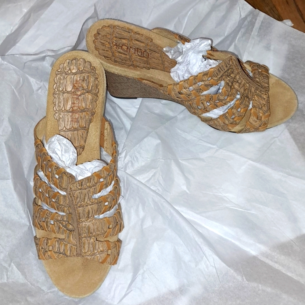 Antia Cork design weaved leather Wedges. Tan. Size 9 wide